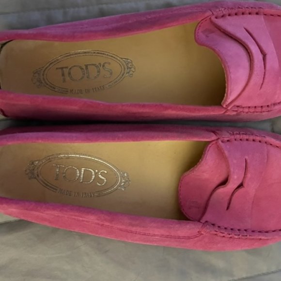 Tod's Gommino Driving Shoes Pink Suede - Picture 4 of 13